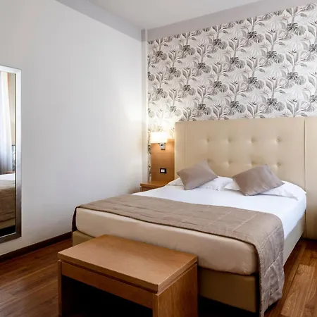 Hotel Accademia 3*