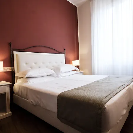 Hotel Accademia 3*