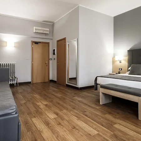 Accademia Hotel 3*