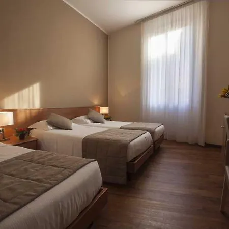 Accademia Hotel