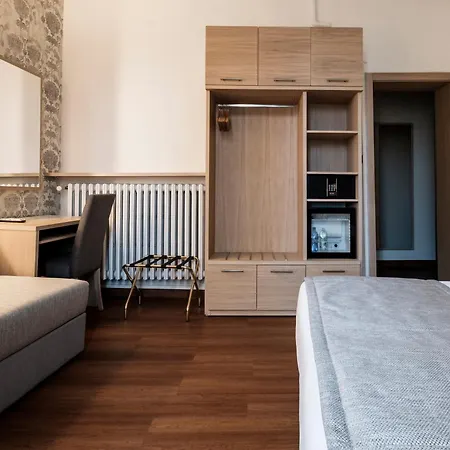 Accademia Hotel