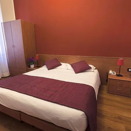 Accademia Hotel 3*