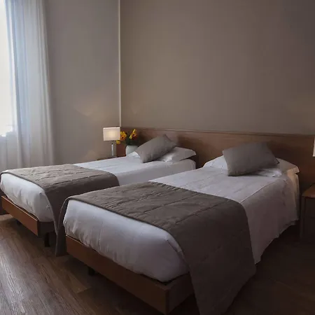 Hotel Accademia 3*